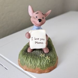 Roo Figurine with 'I Love You, Mama' Sign